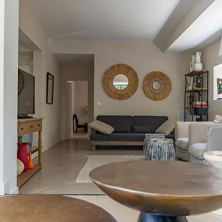 Elegant With Pool Near Montpellier Centre Vakantiehuis