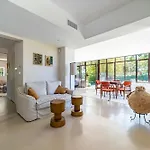 Casa vacanze Elegant With Pool Near Montpellier Centre