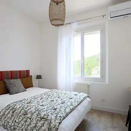 Дом отдыха Elegant With Pool Near Montpellier Centre