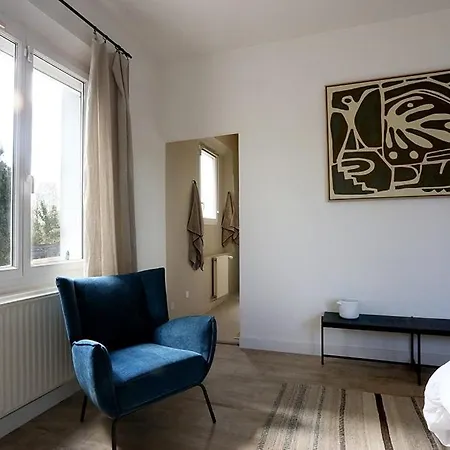 Дом отдыха Elegant With Pool Near Montpellier Centre Могио