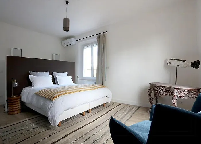 Дом отдыха Elegant Villa With Pool Near Montpellier Centre *