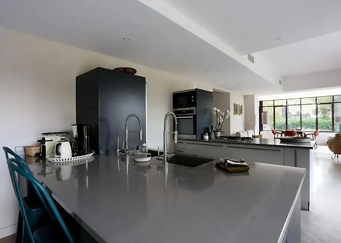 Elegant Villa With Pool Near Montpellier Centre *